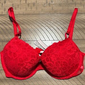 Victorias Secret 32D red bra Valentine’s Day